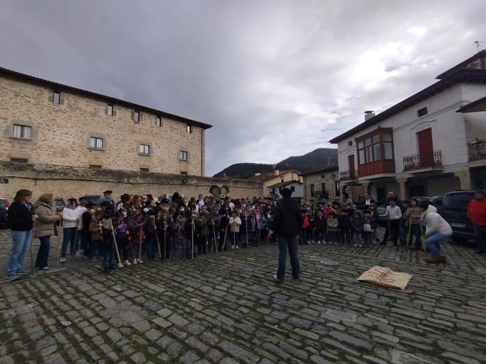 Agate Deunaren bezperak adin 57 1770303106422