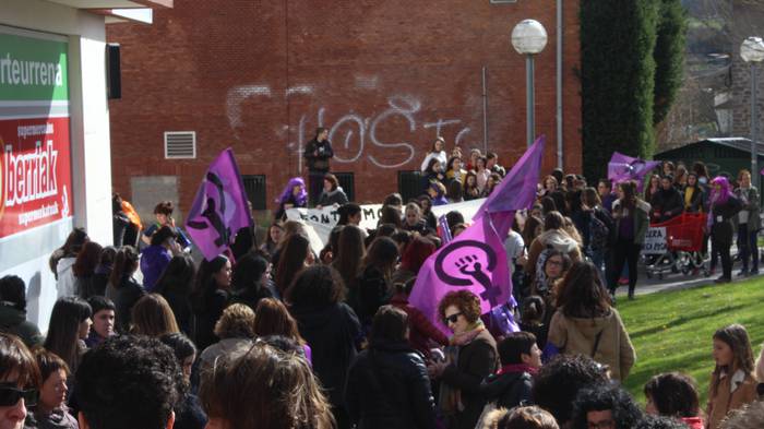 Greba feministaren goizeko t 171 1520520610331