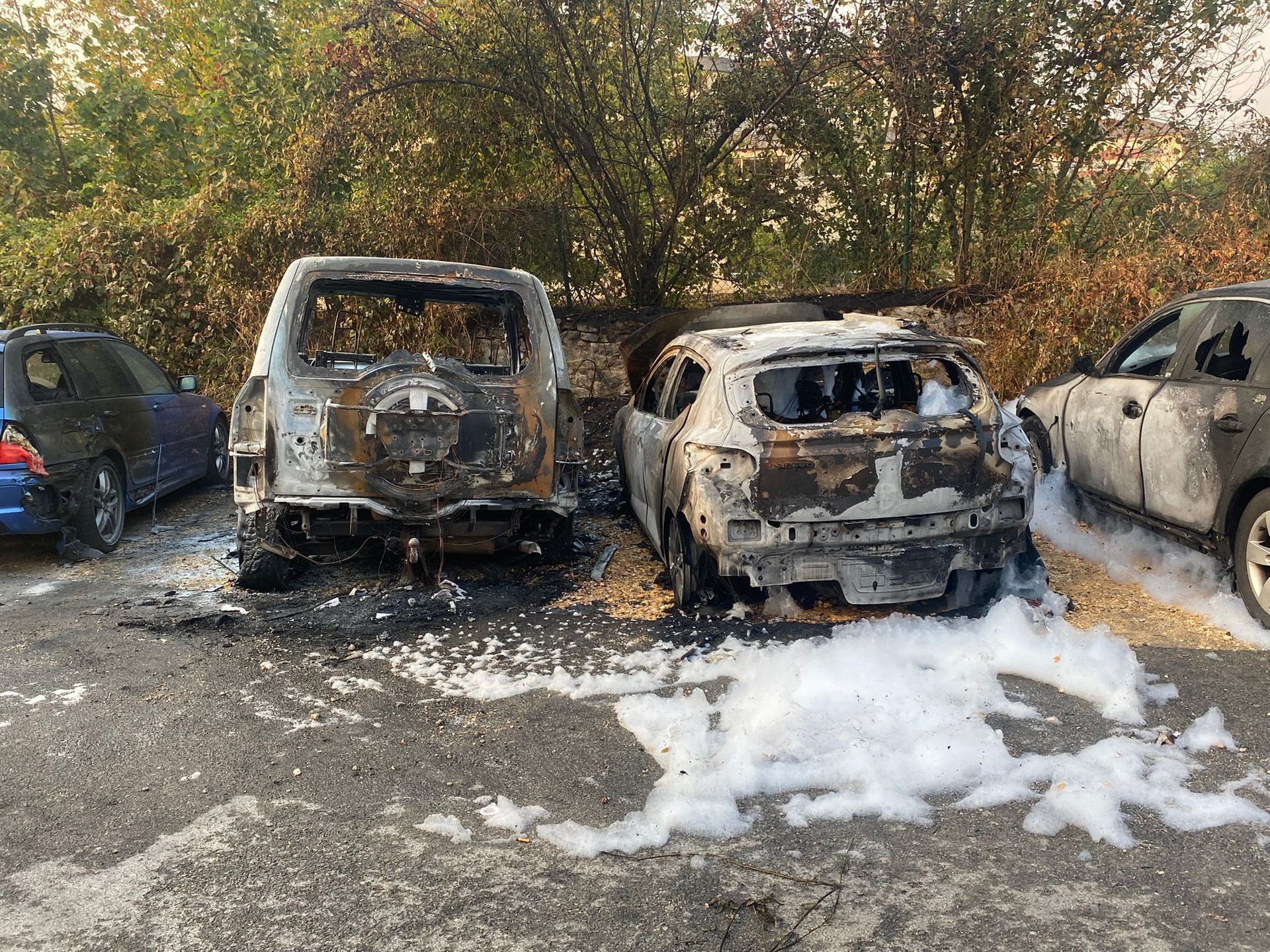 Bi auto erre dira gaur iluntzean Amurrion