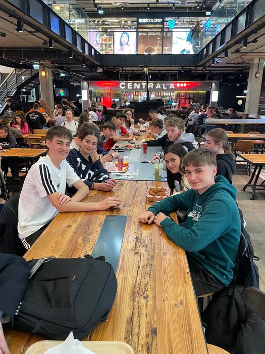 Osteguna zientzian buru-bela 23 1776973445895