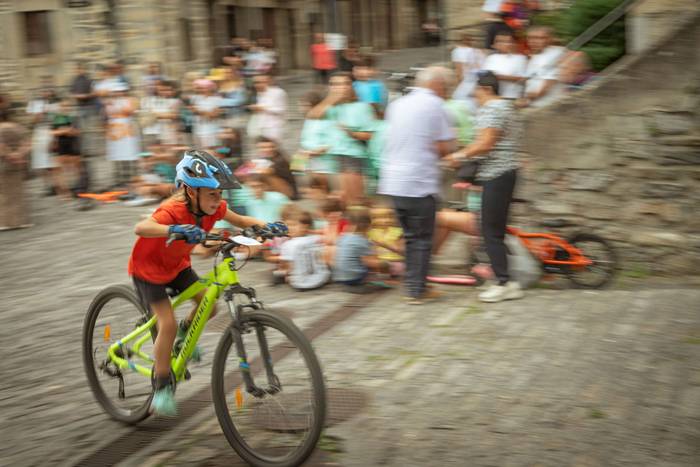 Bizikletak irudimenez jantzi 38 1757325753063