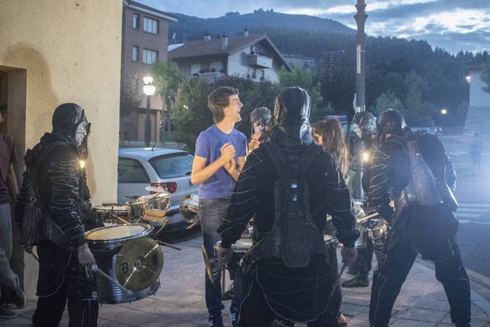 Deabru Beltzak taldeak gaua  9 1501492172787