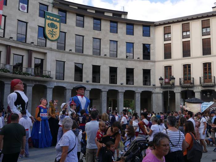 Dantza eta sua uztartu zitue 42 1661604256096