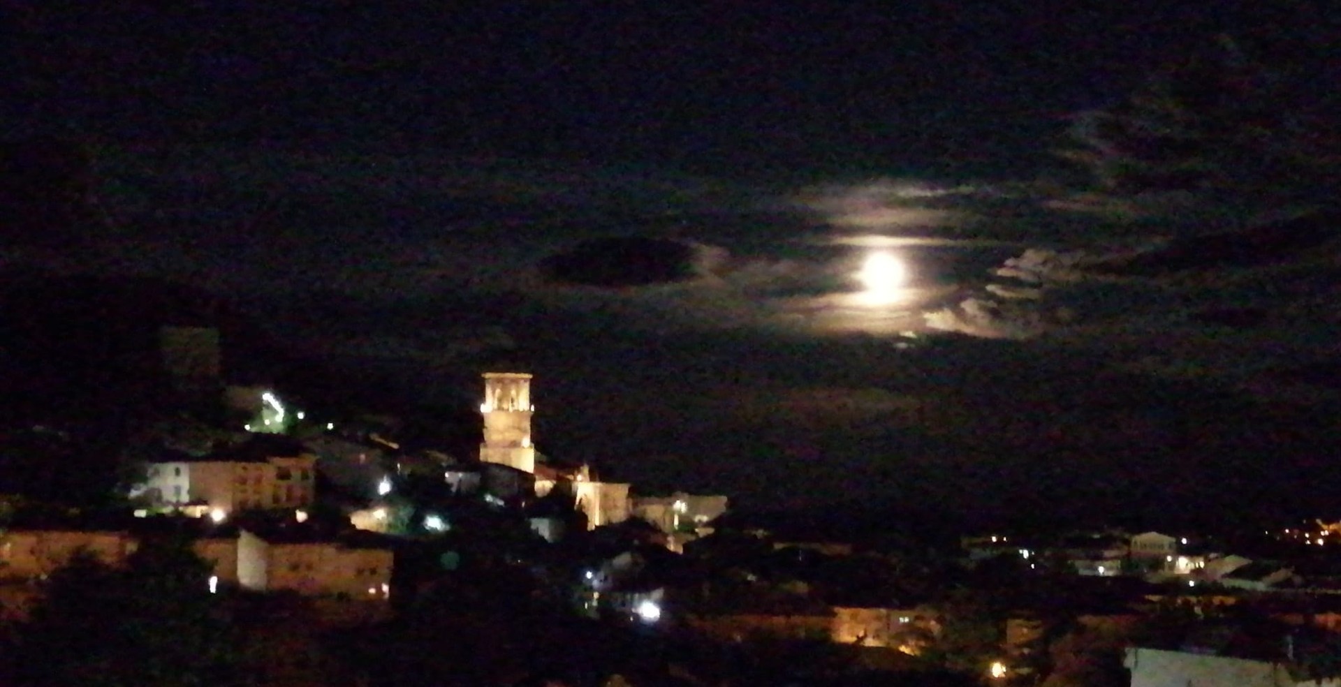 Bastidako ilunabarrak babes