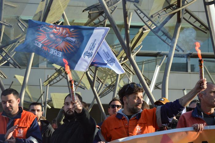 Tubos Reunidosek kaleratzeen kalte-ordainak hobetzea proposatu du berriro, baina sindikatuek ez dute baloratuko