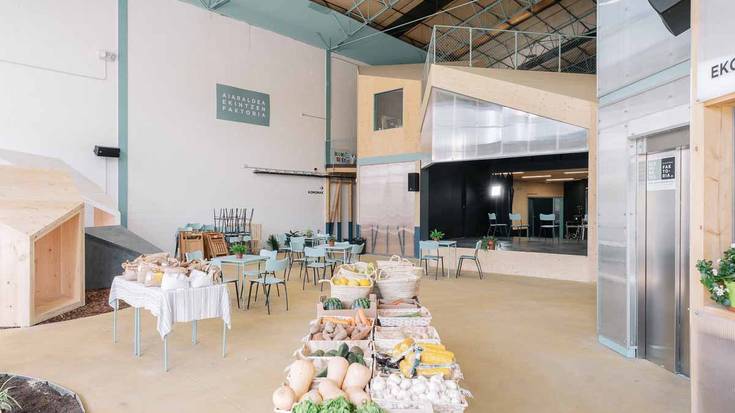 Aiaraldea Ekintzen Faktoria sukaldari bila dago