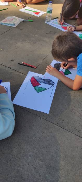 Aretako umeekin landu dute b 1 1760465568867