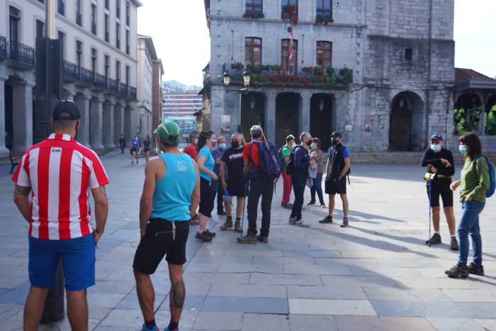 Dozenaka lagun igo dira esku 44 1620624392189