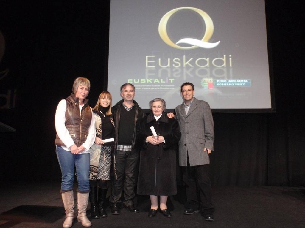“Bikaintasunarekin Konpromiso Diploma" lortu du Virgen Niña ikastetxeak