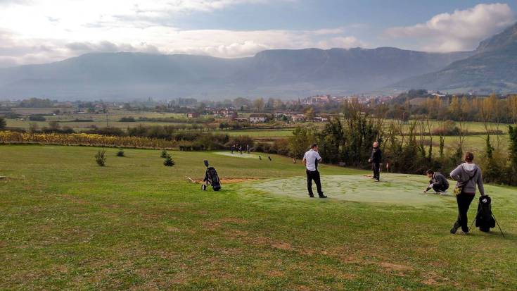 Bost nazioen txapelketa jokatuko dute Urduñako Pitch & Putt zelaian