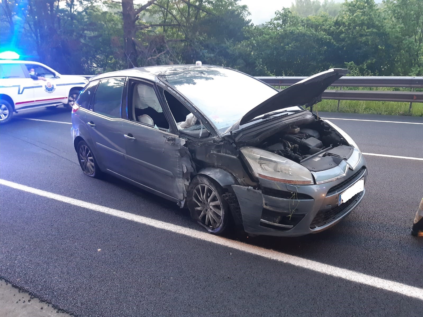 Auto gidari bat ospitaleratu dute, istripua izan ostean