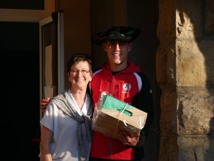 Haur zein helduek izan zuten 322 1538429435159