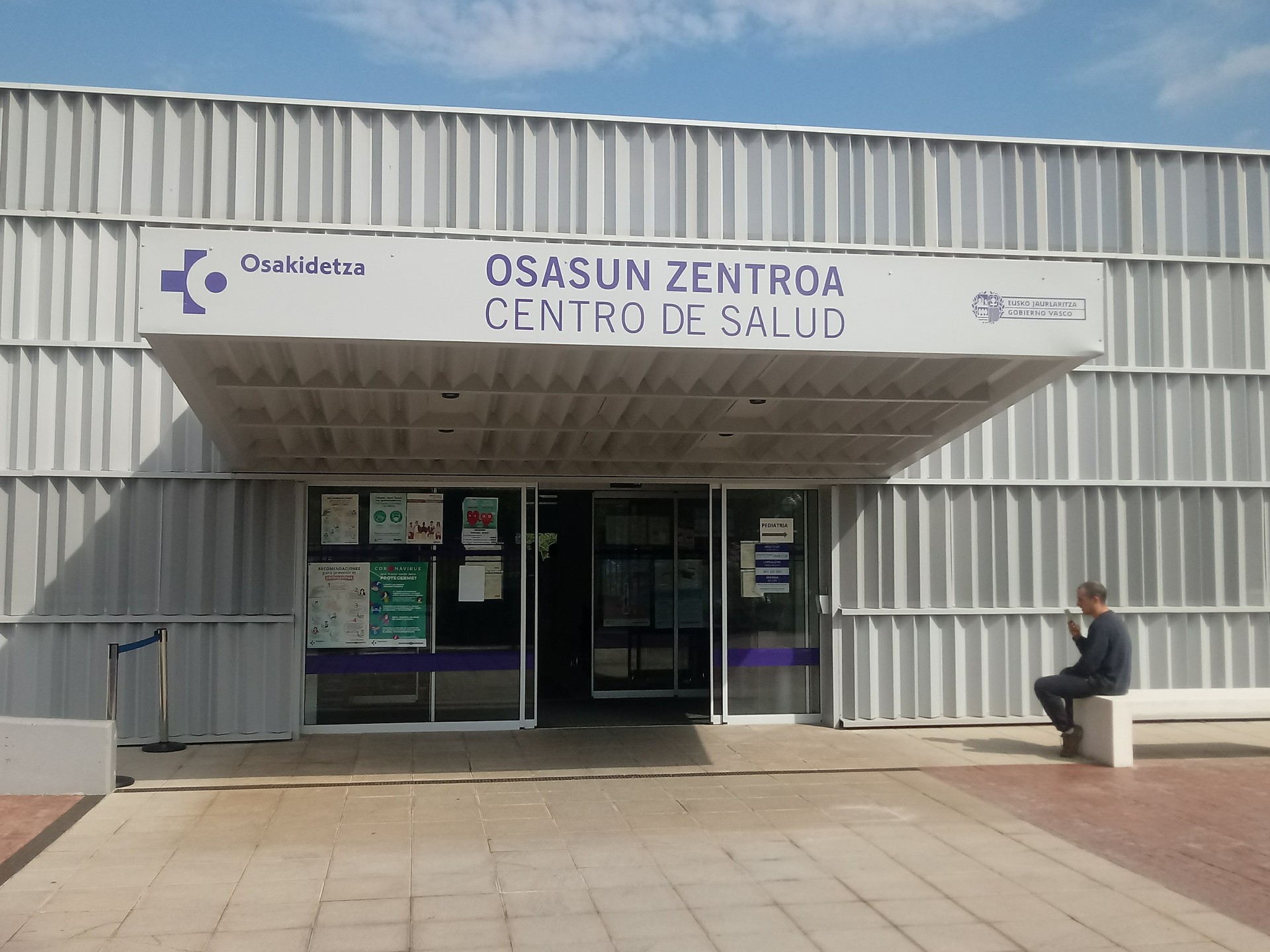 Koronabirusak 3 kasu berri utzi zituen atzo: 2 Amurrion eta 1 Arakaldon