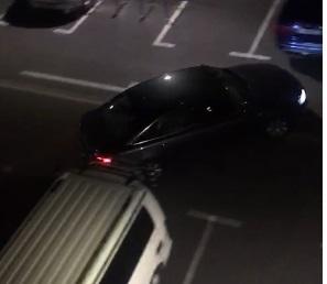 Luiaondoko estankoan lapurtu dute gauez eta auzokideek grabatu dituzte ustezko egileak, ihes egiten zuten bitartean