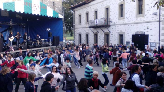 Adin guztiko lagunek parte h 33 1493565389514