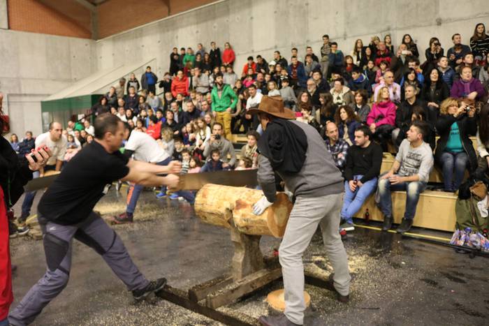 Andra Mari garaile kaleen ar 69 1515361626337