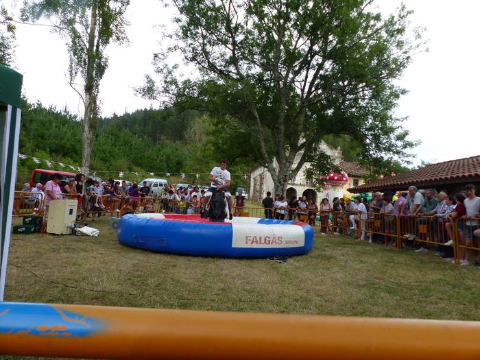 Jende ugari bildu zen Ama Zu 20 1565382388333