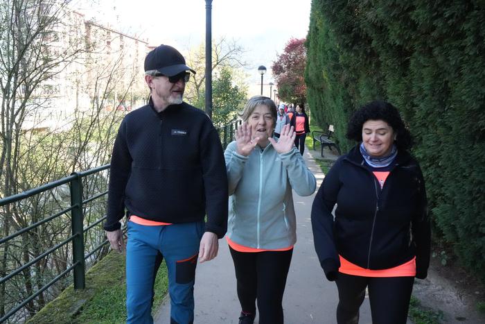 Ehunka lagunek parte hartu d 48 1774179265205