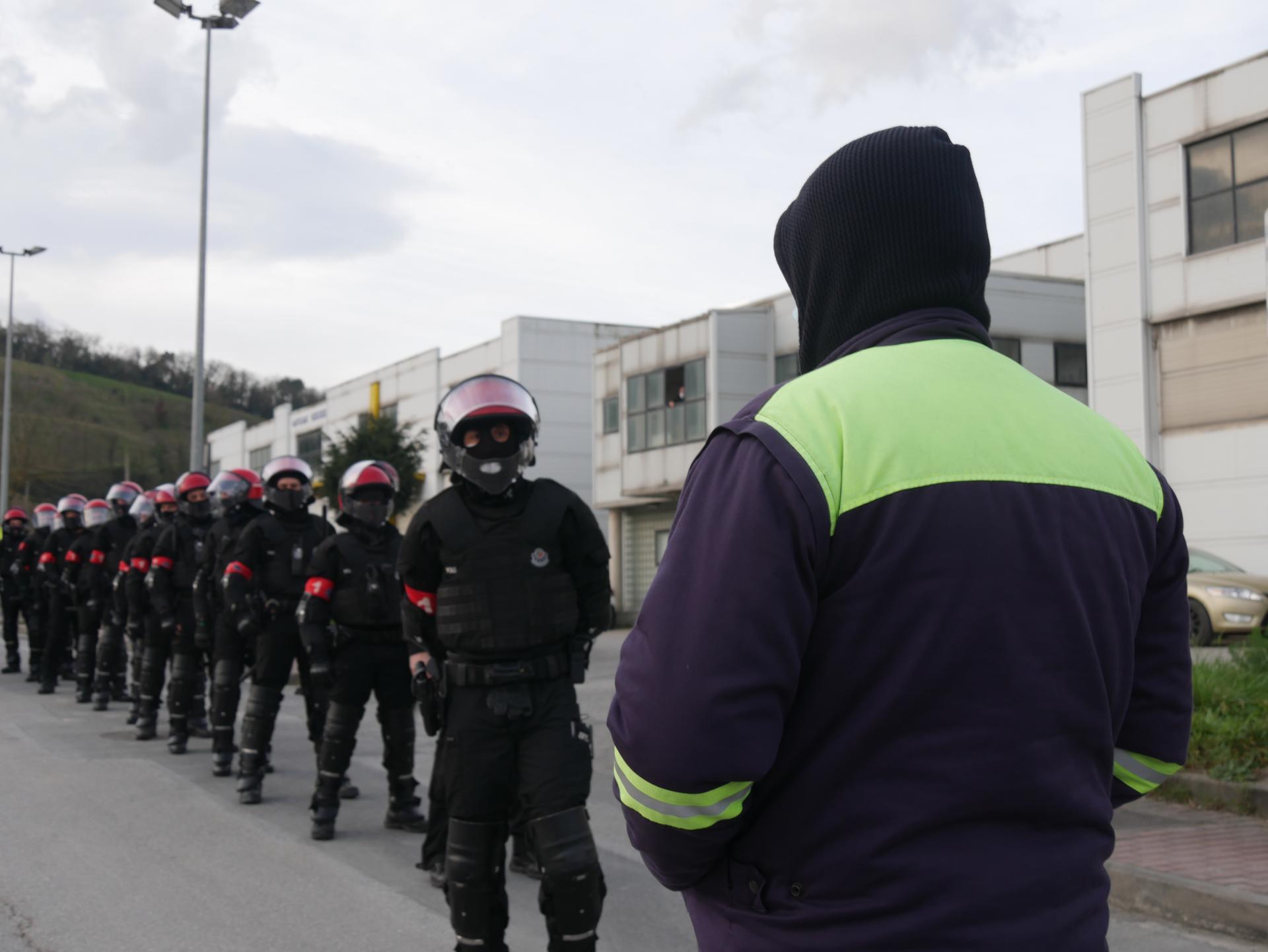 "Hau ez da estatu poliziala", salbu Tubacexen?