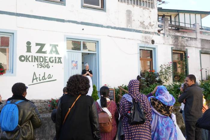 55 lagun bildu zituen bigarr 38 1763132272308