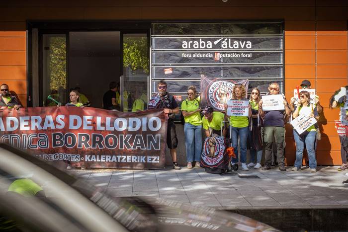 Aldundiaren bulegoak okupatu 9 1760702693192