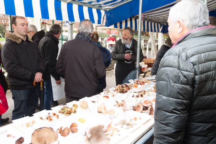 Gabonetako elkartasun azokak 42 1513599998242