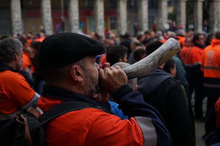 Laudiora mugitu da gaur Tubo 11 1772538929451