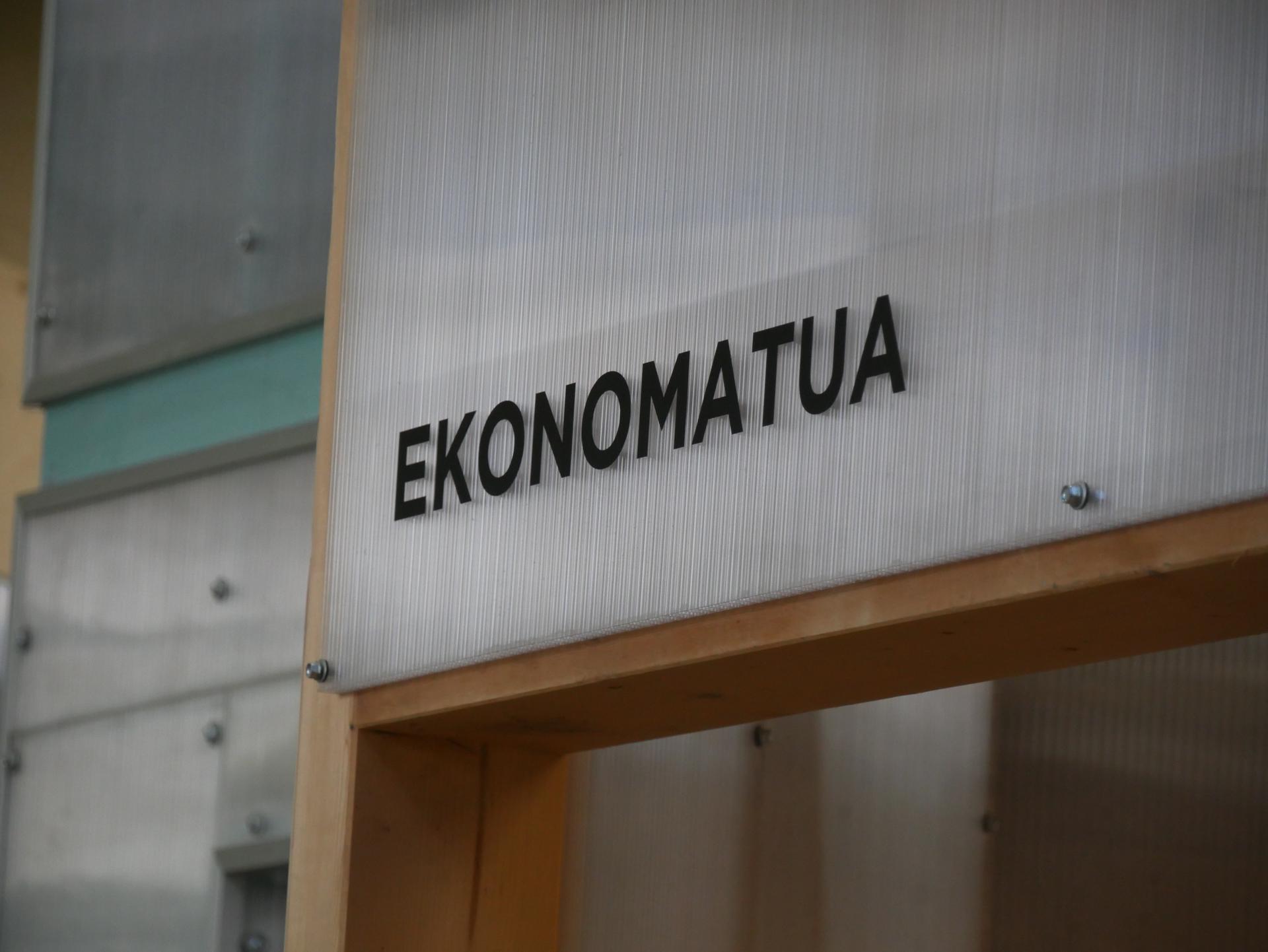 Elikadura burujabetzako ildoa denda arduradun bila dabil