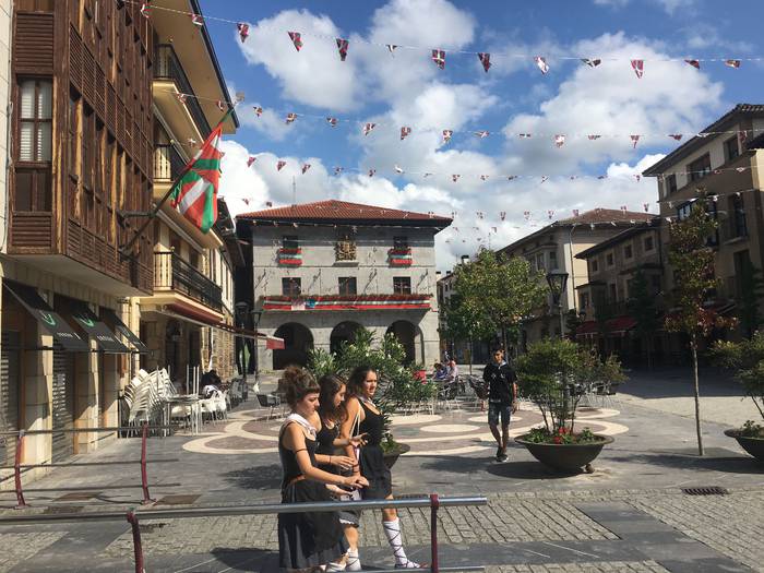 Txupina jaurtita hasi dira O 4 1504205975249