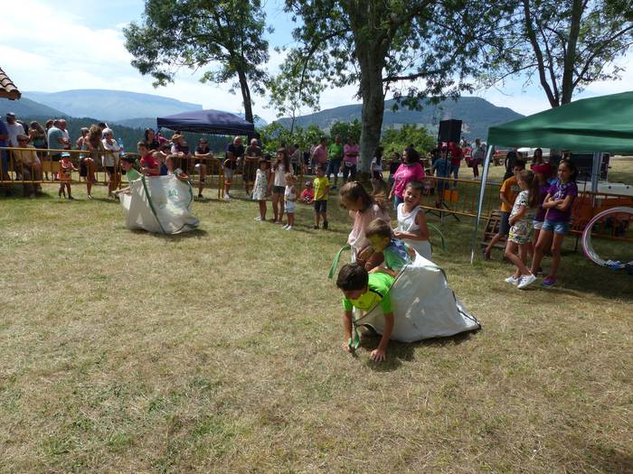 Jende ugari bildu zen Ama Zu 17 1565382365090