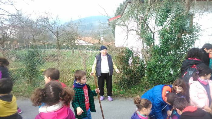 Eguen Zuri etxez etxe ospatz 7 1487890630367