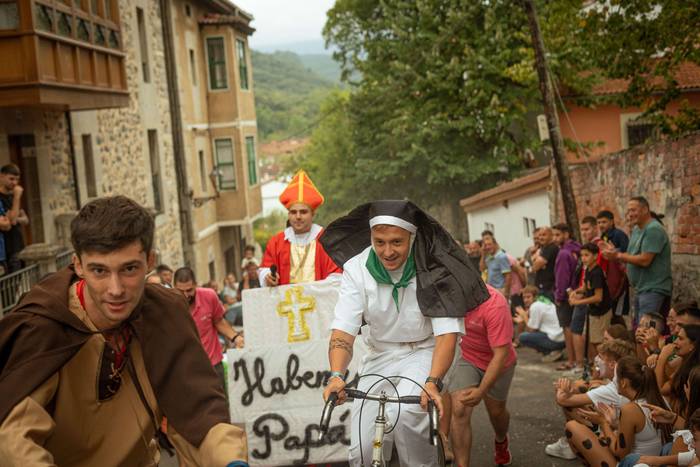 Bizikletak irudimenez jantzi 107 1757325987270