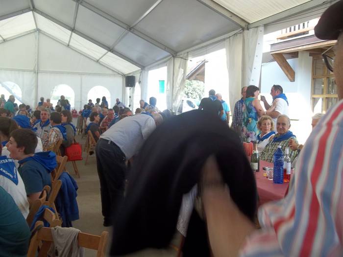 Auzokide ugarik hartu zuten  16 1506366286466