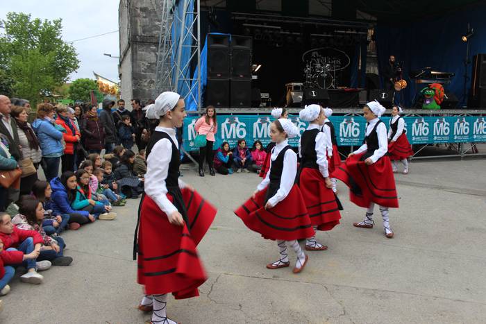 Dantza eta musika artean has 19 1524868829427