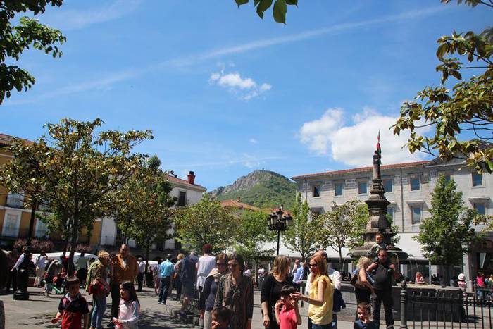 Otxomaioek jendez bete dute  1 1494232968416