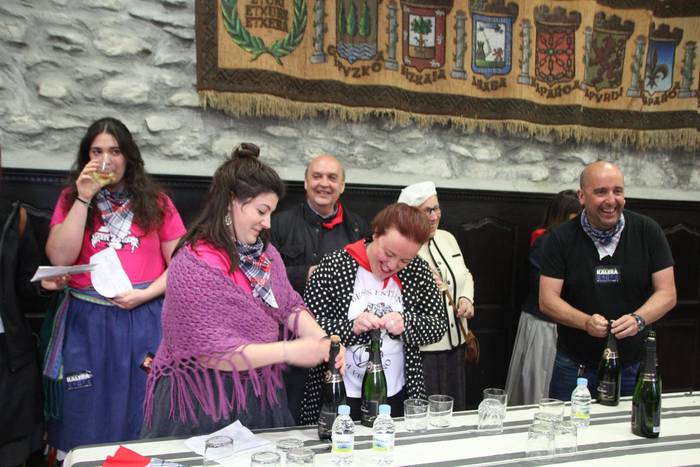 Suziriarekin batera piztu di 21 1525521107228