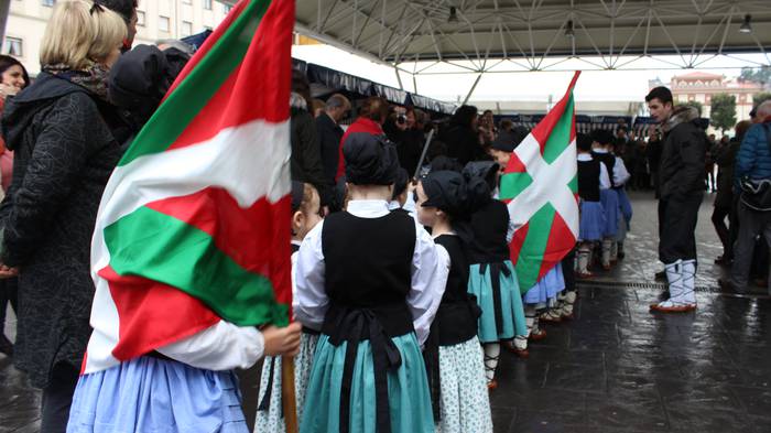 Gabonetako elkartasun azokak 60 1513600676950