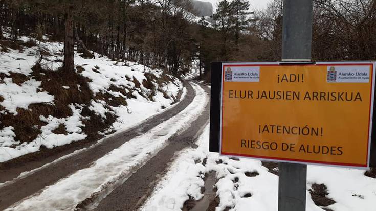 "Onena asteburu honetan mendira ez joatea da, elur jausiak ekiditeko"