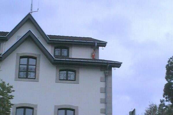 Udaletxea espainiako bandera jartzera behartu dute