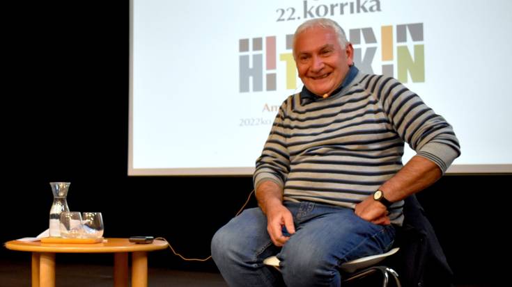 Joseba Sarrionandiak solasaldia eskainiko du bihar Luiaondon