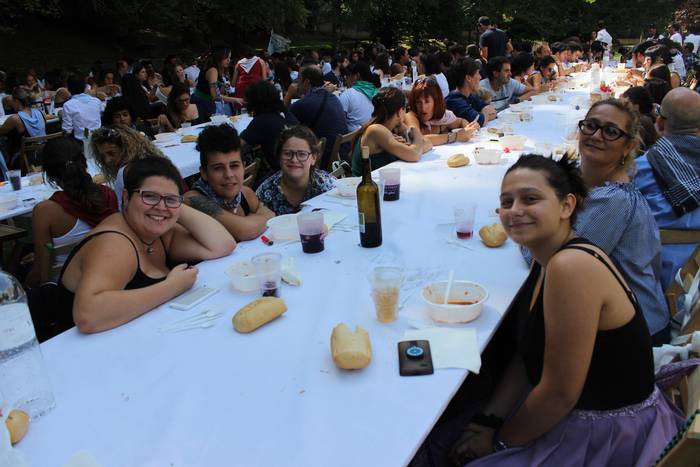 Sokatik tiraka itzuli dira j 46 1503500638396