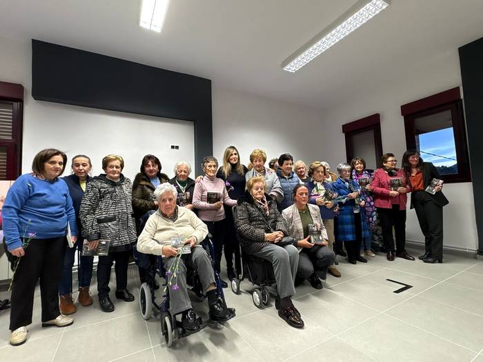 Okondoko emakumeen historia, 9 1763923621504