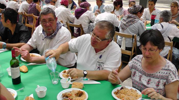 Dantza taldeak taldeak izan  125 1496054923247