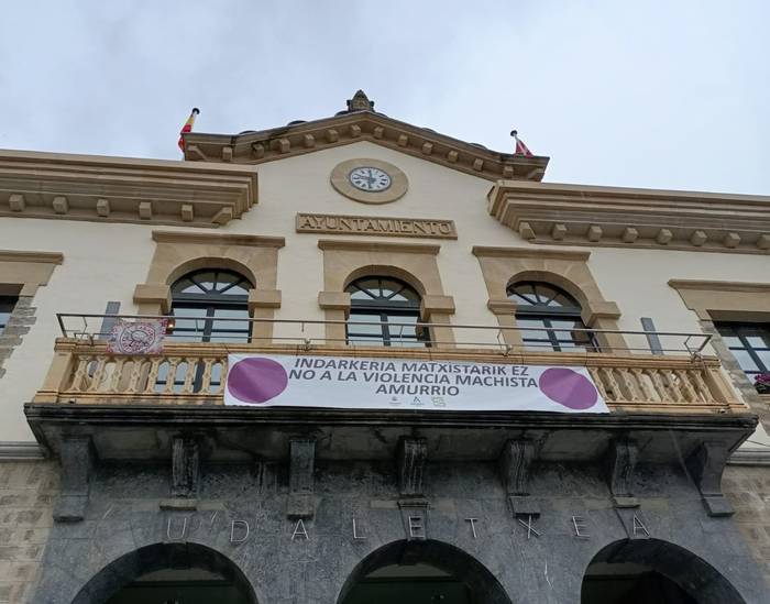 Indarkeria matxisten aurrean erantzun publikoa emateko prozedura berrikusteko prozesua onartu du Amurrioko Udalak