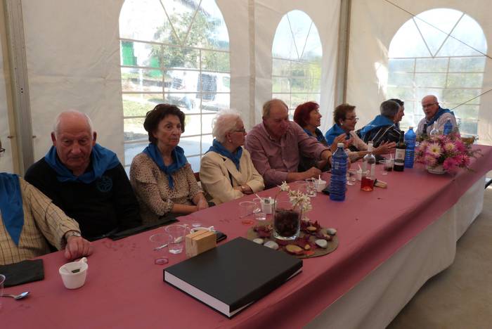 Auzokide ugarik hartu zuten  85 1506366836007