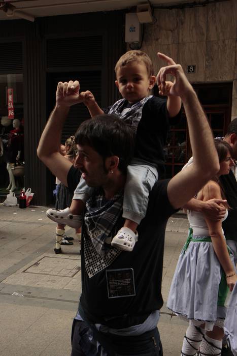 Suziria piztuta lehertu da j 63 1502906718920