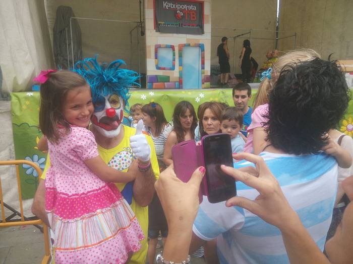 Ilusioa eta muxuak banatu di 36 1499329533713