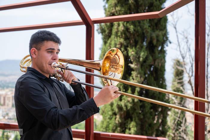Ibai Adrian Comesal musikari laudioarrak Chicago Youth Simphony Orchestrarekin jo du udan