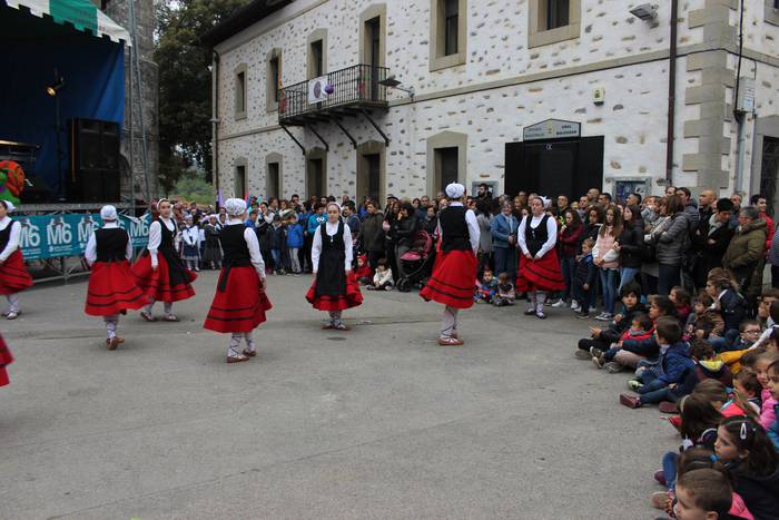 Dantza eta musika artean has 20 1524868841681