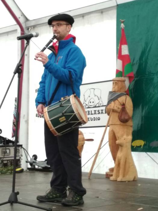 Baserria herrigunera jaitsi  21 1517785424513